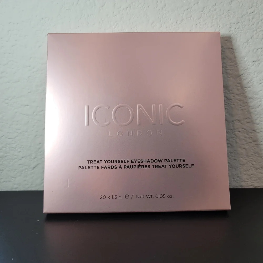 Iconic Eyeshadow Palette Treat Yourself